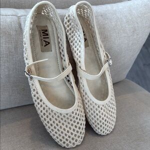 MIA Women's Cream Crochet Flats